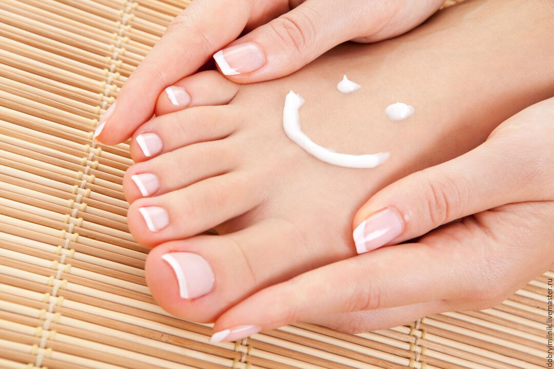 treatment of nail fungus with ointment